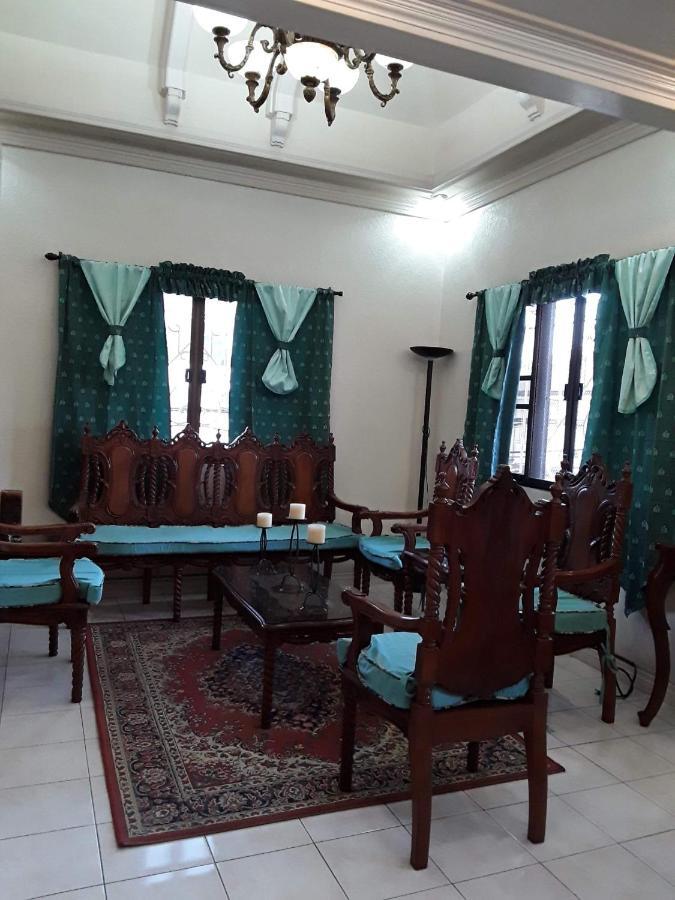 Fabuluz Luxury At Princess Place Malolos Buitenkant foto